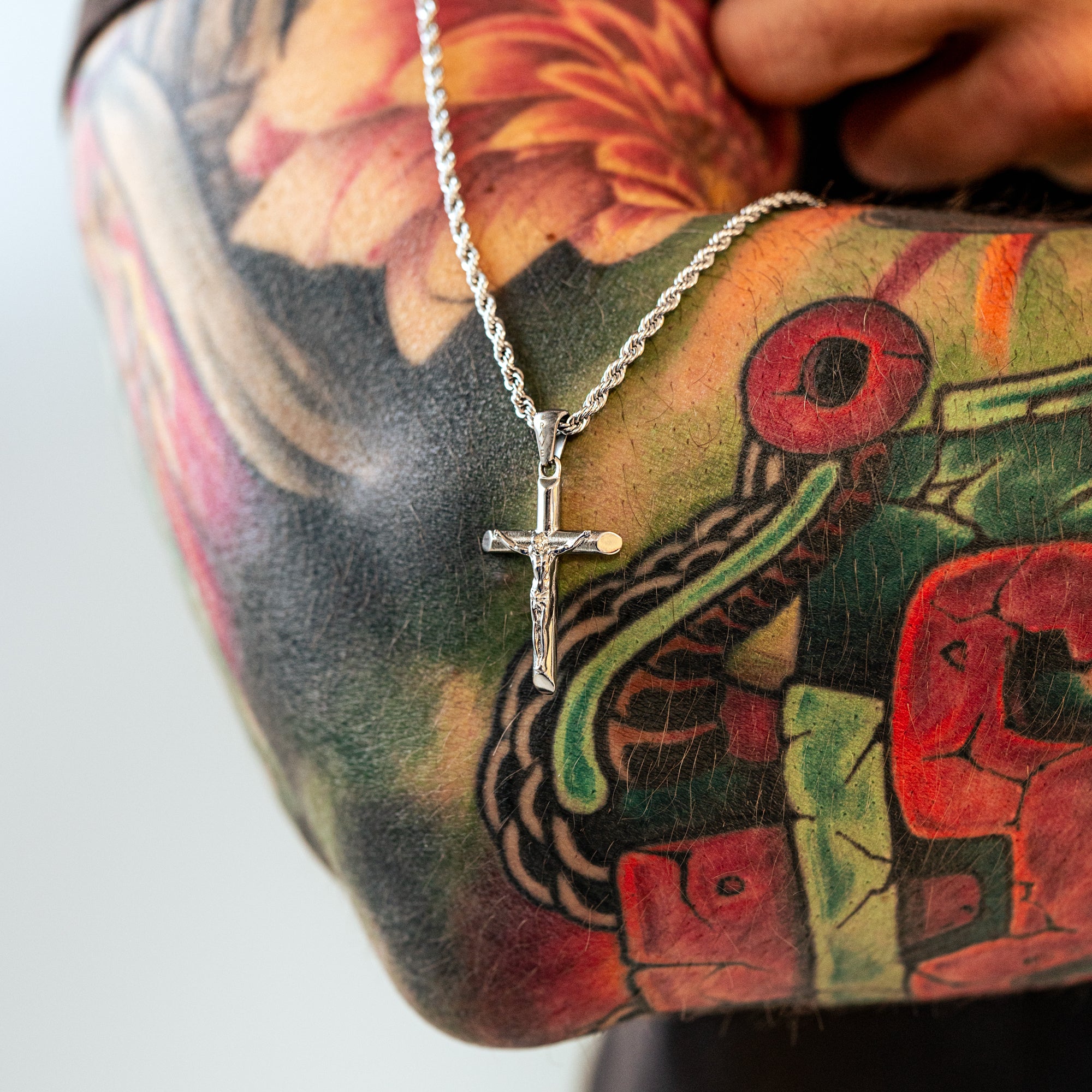 Collana Uomo BRAVE Croce Gesù Cristo - Chiara Jewels