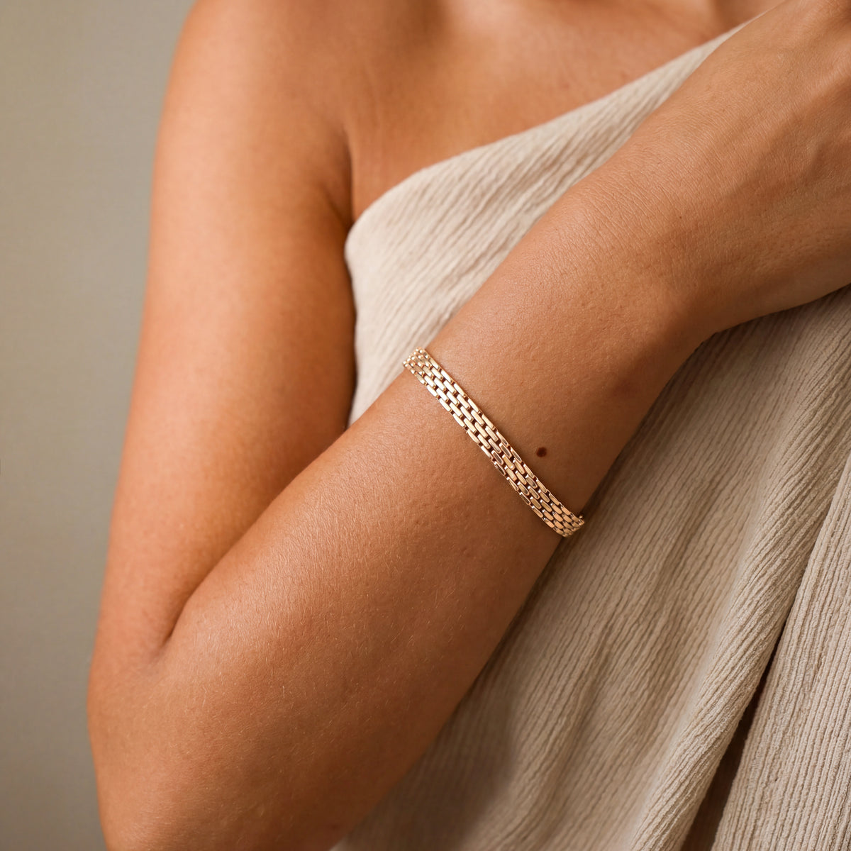 Bracciale con Fili Intrecciati