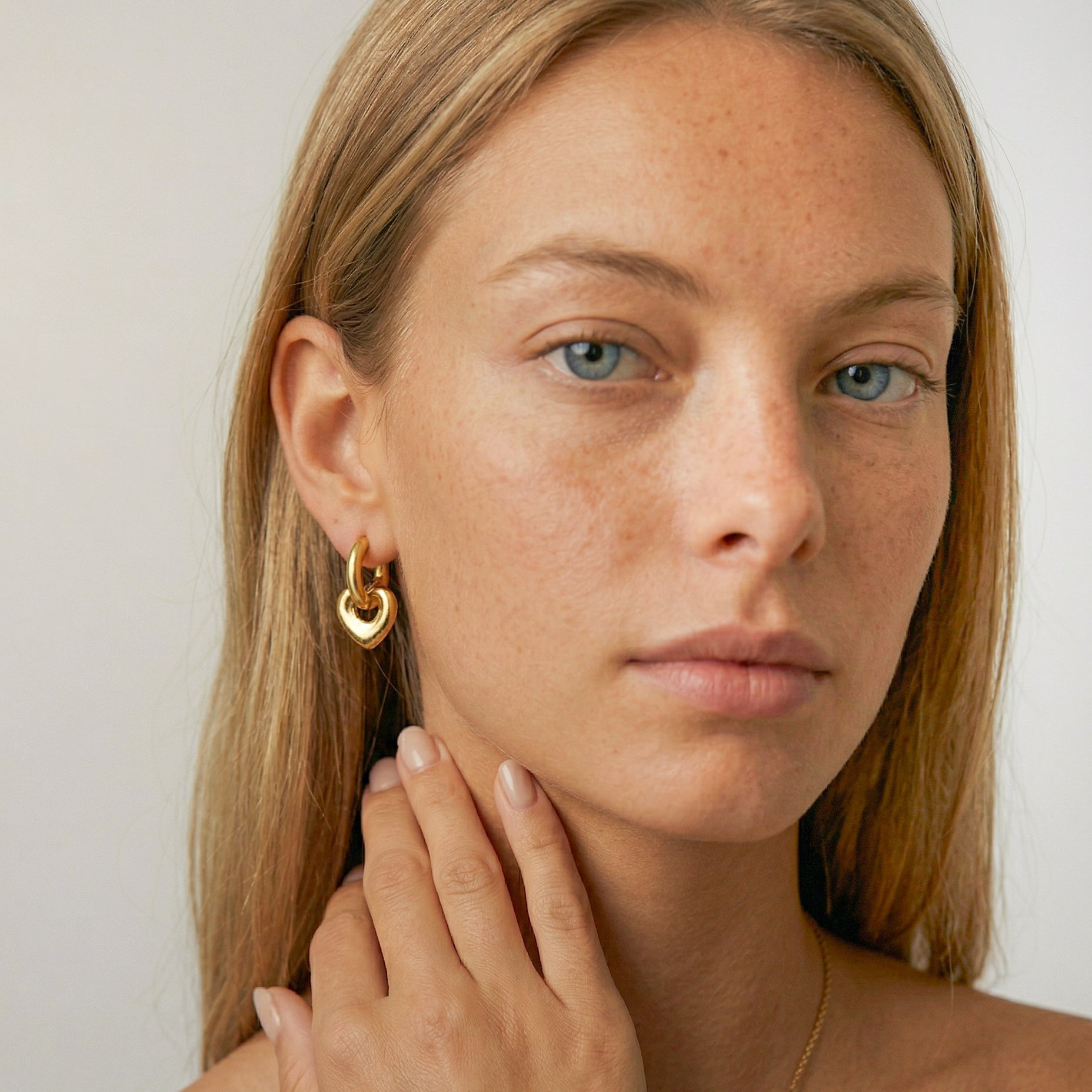 Orecchini Cerchio Cuore Profondo