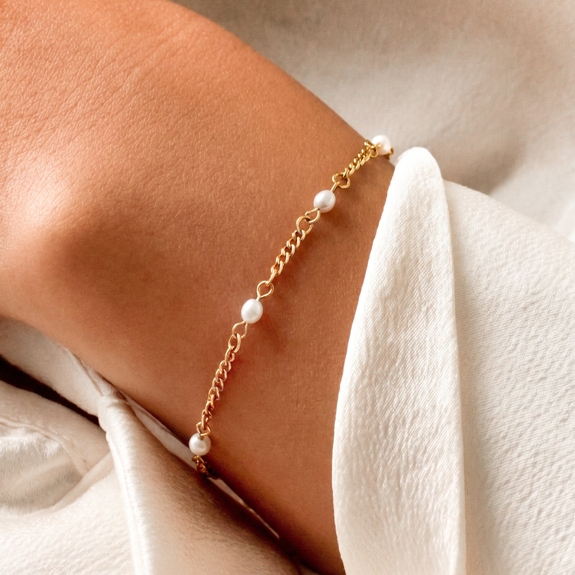 Bracciale Piccole Perle Bianche